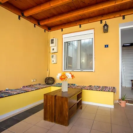 Σπίτι διακοπών Marina's Cozy House Is Located In A Quiet Neighborhood In Rhodos Center. *